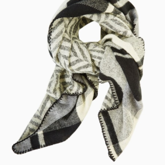 BCBGMAXAZRIA SCARF Reversible wrap - Picture 1 of 6